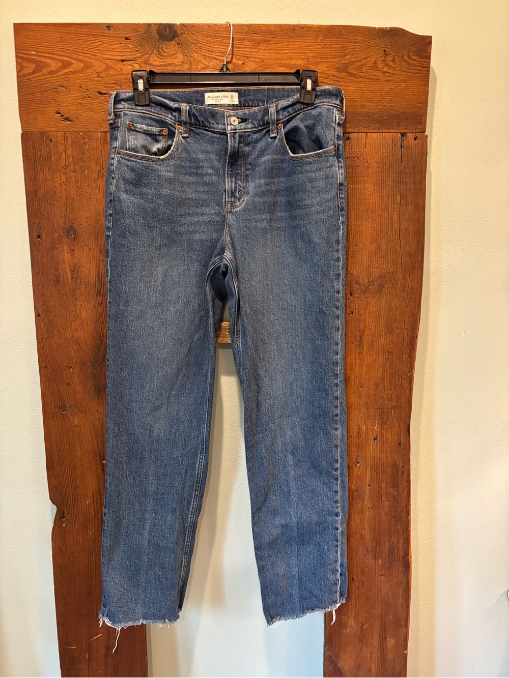 Abercrombie & Fitch 90’s straight mid rise Jeans in Medium Blue Wash